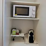 Reizendes Tiny Albisriederplatz * ציריך