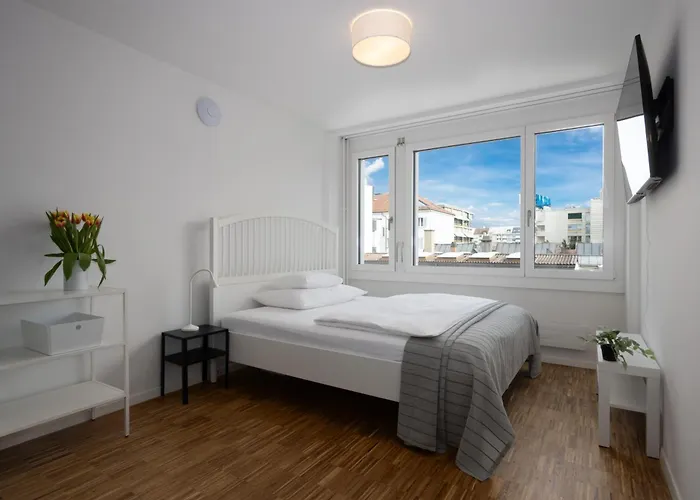 Reizendes Tiny Albisriederplatz *